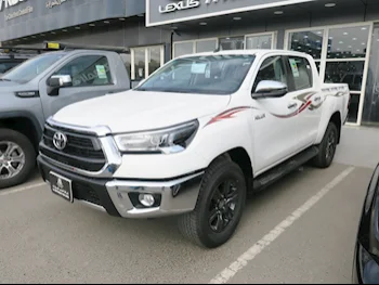 تويوتا  هاي لوكس  2025  اوتوماتيك  0 كم  4 سلندر  دفع رباعي  بيكب  أبيض  تحت الضمان