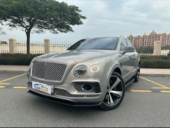 بنتلي  بينتايجا  فيرست اديشن  2017  اوتوماتيك  66,000 كم  12 سلندر  دفع رباعي  اس يو في  فضي