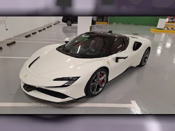 فيراري  اس اف 90 سترادل  2021  اف - 1  8,000 كم  8 سلندر  دفع خلفي  كوبيه \ سبورت  أبيض  تحت الضمان