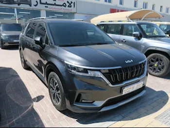 كيا  كارنفال  2022  اوتوماتيك  17,000 كم  6 سلندر  سحب امامي  فان \ باص  رمادي