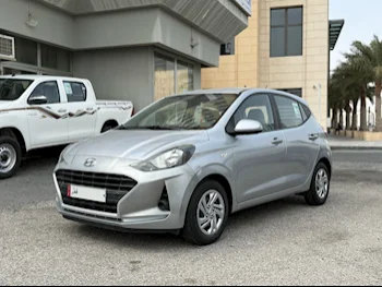 هيونداي  اي  10  2022  اوتوماتيك  54,000 كم  4 سلندر  سحب امامي  هاتشباك  فضي