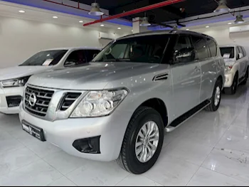 نيسان  باترول  أكس أي  2017  اوتوماتيك  288,000 كم  6 سلندر  دفع رباعي  اس يو في  فضي