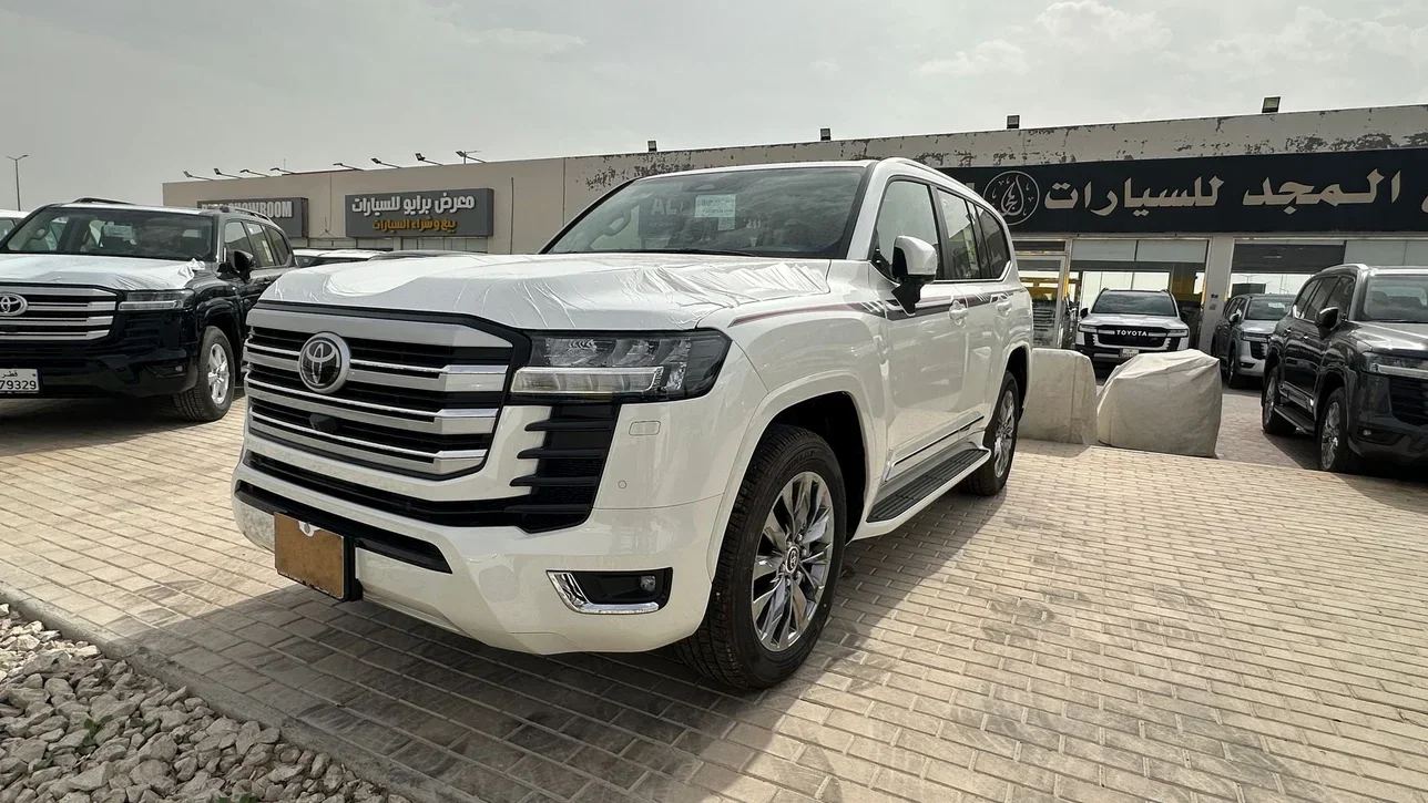 Toyota  Land Cruiser  GXR Twin Turbo  2025  Automatic  0 Km  6 Cylinder  Four Wheel Drive (4WD)  SUV  White  With Warranty