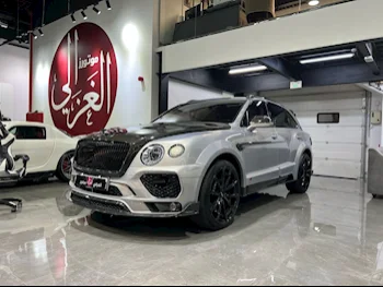 بنتلي  بينتايجا  2017  اوتوماتيك  77,000 كم  12 سلندر  دفع رباعي  اس يو في  فضي