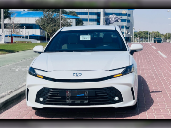 Toyota  Camry  4 Cylinder  Sedan  White  2025