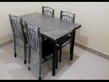 طاولة طعام مع كراسي  - بنى