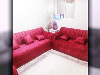 الأرائك والكنب والكراسي لايف ستايل  طقم كنب  - قماش  - أحمر