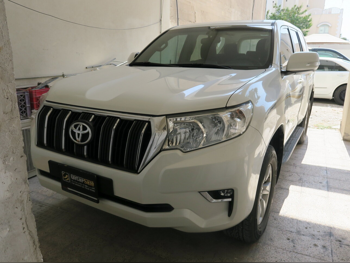 تويوتا  برادو  2018  اوتوماتيك  89,000 كم  4 سلندر  دفع رباعي  اس يو في  أبيض