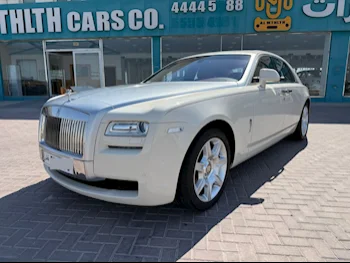 رولز - رويس  غوست  2014  اوتوماتيك  15,000 كم  12 سلندر  دفع كلي مستمر  سيدان  أبيض  تحت الضمان