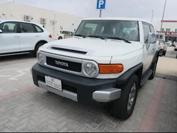 Toyota  FJ Cruiser  TRD  2016  Automatic  300,000 Km  6 Cylinder  Four Wheel Drive (4WD)  SUV  White