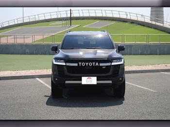 تويوتا  لاند كروزر  جي ار سبورت توين تيربو  2022  اوتوماتيك  89,000 كم  6 سلندر  دفع رباعي  اس يو في  رمادي