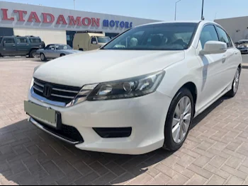 Honda  Accord  2013  Automatic  190,000 Km  4 Cylinder  Rear Wheel Drive (RWD)  Sedan  White