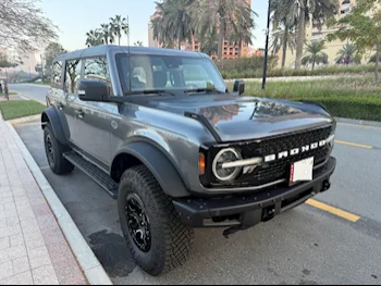 فورد  برونكو  وايلد تراك  2023  اوتوماتيك  8,000 كم  6 سلندر  دفع رباعي  اس يو في  رمادي غامق  تحت الضمان