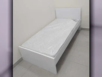 الأسّرة - فردي  - أبيض  - متضمنة المرتبة