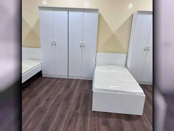 الأسّرة - فردي  - أبيض  - متضمنة المرتبة