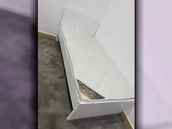 الأسّرة - فردي  - أبيض  - متضمنة المرتبة