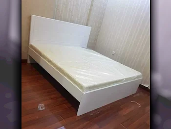 الأسّرة - كوين  - أبيض  - متضمنة المرتبة