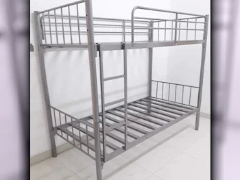 الأسّرة - مزدوج  - اللون الرمادي  - متضمنة المرتبة