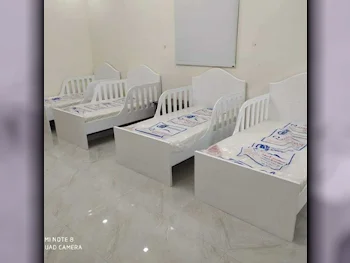 الأسّرة - فردي  - أبيض  - متضمنة المرتبة