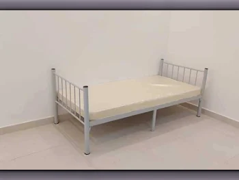 الأسّرة - فردي  - اللون الرمادي  - متضمنة المرتبة