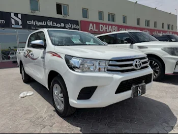 Toyota  Hilux  SR5  2025  Automatic  0 Km  4 Cylinder  Four Wheel Drive (4WD)  Pick Up  White  With Warranty