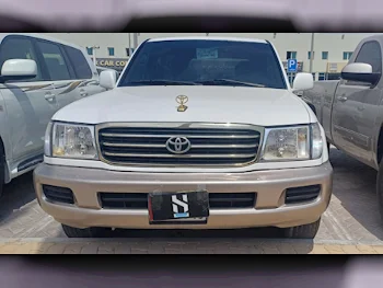 Toyota  Land Cruiser  GXR - Limited  1999  Automatic  284,000 Km  6 Cylinder  Four Wheel Drive (4WD)  SUV  Beige