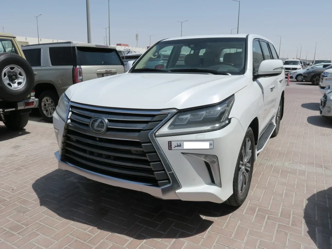 لكزس  ال اكس  570  2016  اوتوماتيك  260,000 كم  8 سلندر  دفع رباعي  اس يو في  أبيض