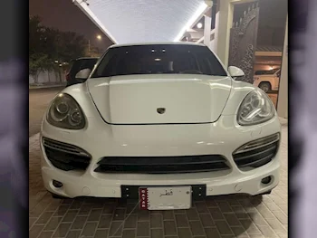 Porsche  Cayenne  S  2013  Automatic  167,551 Km  8 Cylinder  Four Wheel Drive (4WD)  SUV  White