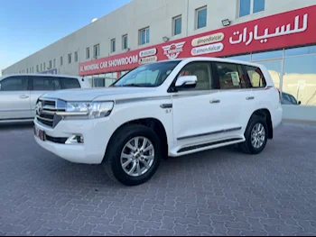 Toyota  Land Cruiser  VXR  2020  Automatic  194,000 Km  8 Cylinder  Four Wheel Drive (4WD)  SUV  White