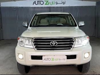 Toyota  Land Cruiser  GXR  2015  Manual  167,500 Km  6 Cylinder  Four Wheel Drive (4WD)  SUV  White