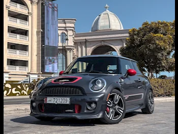 Mini  Cooper  GP  2013  Automatic  30,000 Km  4 Cylinder  Rear Wheel Drive (RWD)  Hatchback  Gray