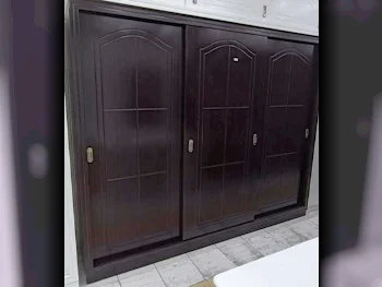 خزائن ودواليب الملابس والزينة - دوحة فيرنيتشر  - خزائن  - بنى