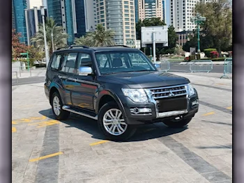 ميتسوبيشي  باجيرو  3.8  2022  اوتوماتيك  44,145 كم  6 سلندر  دفع رباعي  اس يو في  أسود  تحت الضمان