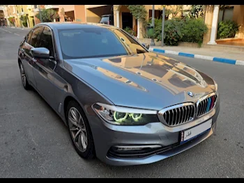 بي ام دبليو  الفئة - الخامسة  530i  2017  اوتوماتيك  65,300 كم  4 سلندر  دفع خلفي  سيدان  رمادي