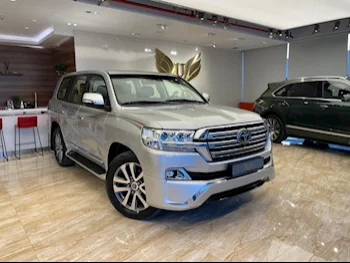 تويوتا  لاند كروزر  في اكس أس  2017  اوتوماتيك  196,000 كم  8 سلندر  دفع رباعي  اس يو في  فضي