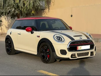  ميني  كوبر  جي سي دبليو  2016  اوتوماتيك  103,000 كم  4 سلندر  سحب امامي  هاتشباك  أبيض  تحت الضمان