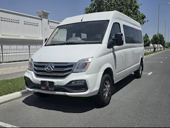 Maxus  V80  2022  Manual  96,400 Km  4 Cylinder  Front Wheel Drive (FWD)  Van / Bus  White