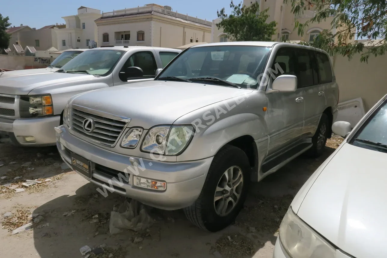 Lexus  LX  470  2006  Automatic  206,000 Km  8 Cylinder  Four Wheel Drive (4WD)  SUV  Silver