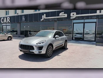 Porsche  Macan  2017  Automatic  74,000 Km  6 Cylinder  Four Wheel Drive (4WD)  SUV  Silver