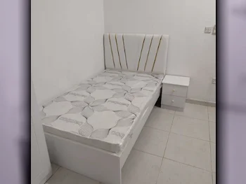 الأسّرة - فردي  - أبيض  - متضمنة المرتبة