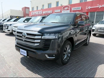 تويوتا  لاند كروزر  جي اكس ار توين توربو  2025  اوتوماتيك  0 كم  6 سلندر  دفع رباعي  اس يو في  رمادي  تحت الضمان
