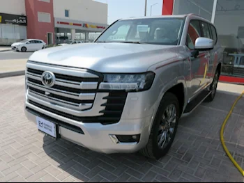 تويوتا  لاند كروزر  جي اكس ار توين توربو  2025  اوتوماتيك  0 كم  6 سلندر  دفع رباعي  اس يو في  فضي  تحت الضمان