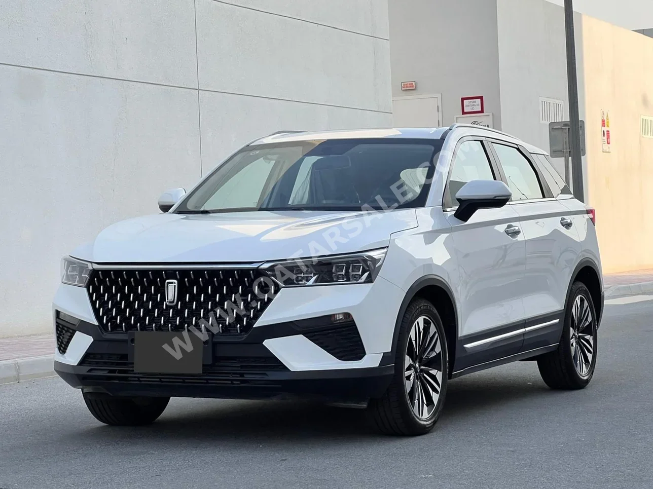 Bestune  T77  2024  Automatic  0 Km  4 Cylinder  Front Wheel Drive (FWD)  SUV  White  With Warranty