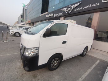 نيسان  أورفان  فان  أبيض  2021