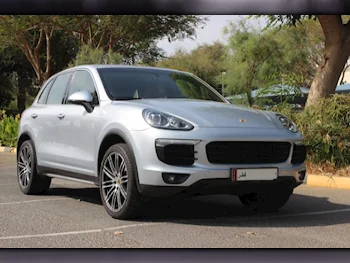 Porsche  Cayenne  S  2015  Automatic  59,000 Km  8 Cylinder  Four Wheel Drive (4WD)  SUV  Silver