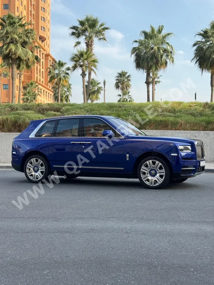 رولز - رويس  كولينان  2019  اوتوماتيك  63,000 كم  12 سلندر  دفع رباعي  اس يو في  ازرق