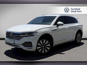 Volkswagen  Touareg  Comfort Line  2023  Automatic  23,450 Km  6 Cylinder  All Wheel Drive (AWD)  SUV  White  With Warranty