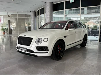 بنتلي  بينتايجا  فيرست اديشن  2017  اوتوماتيك  134,000 كم  12 سلندر  دفع رباعي  اس يو في  أبيض