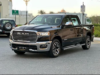 دودج  رام  1500  2025  اوتوماتيك  0 كم  8 سلندر  دفع رباعي  بيكب  أسود  تحت الضمان