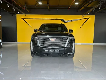 كاديلاك  اسكيليد  600  2021  اوتوماتيك  83,000 كم  8 سلندر  دفع رباعي  اس يو في  أسود